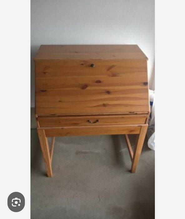 Drewniany sekretarzyk Ikea