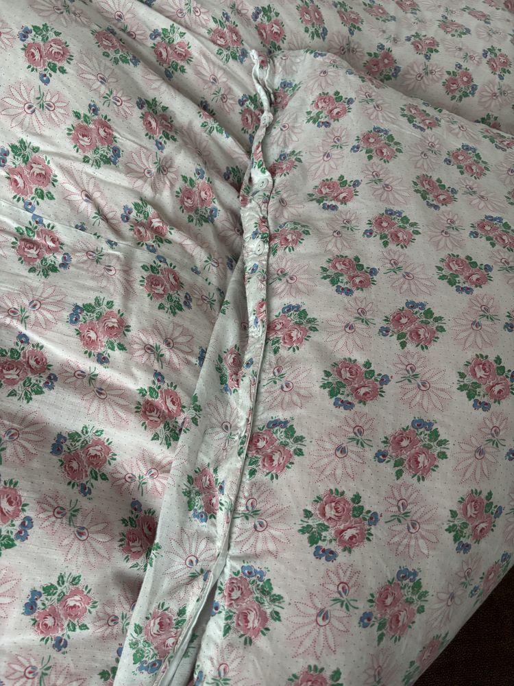 poszwa na kołdrę  + 4 poszewki na duże poduszki