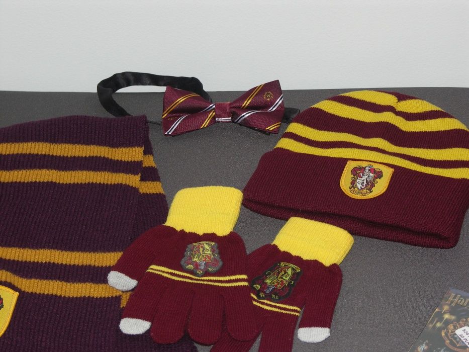 Harry Potter Gryffindor- Komin, Mucha, Czapka, Szalik i rękawiczki