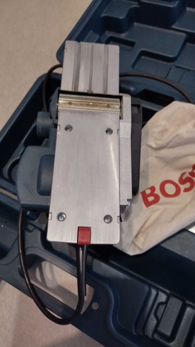 Strug elektryczny BOSCH GHO 26-82 Professional