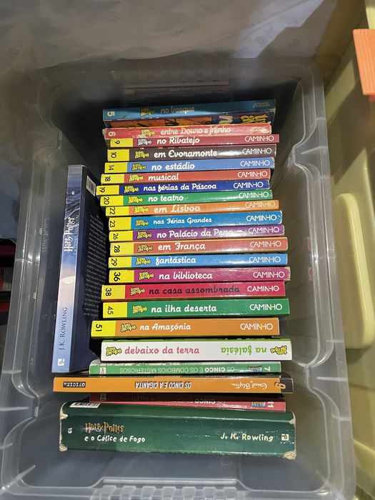 Vários livros infantis