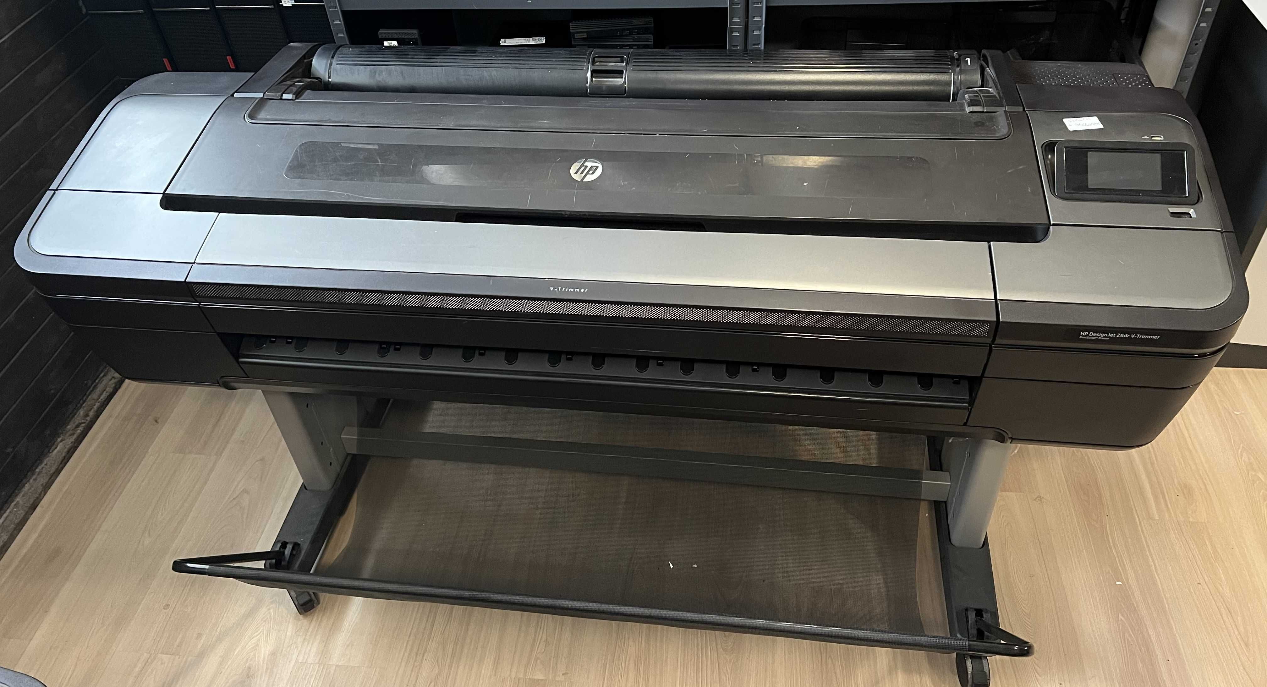 Profesjonalny Ploter drukujący HP DesignJet Z6DR V-Trimmer 44 cale
