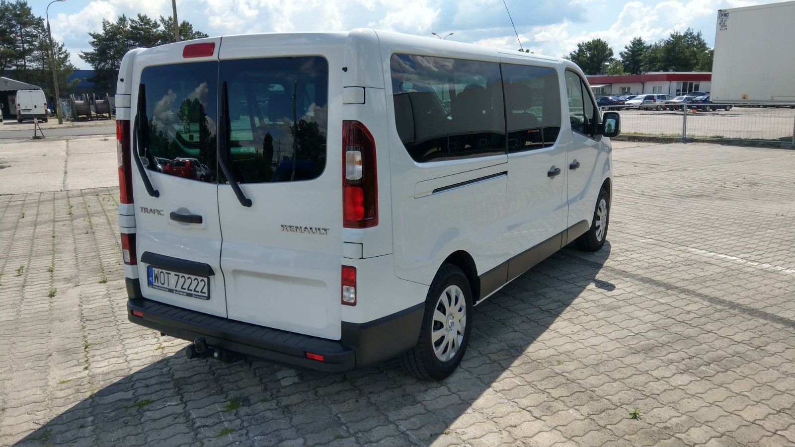 Wynajem busa wypożyczalnia busów bus 9 os rent przewóz osób Warszawa