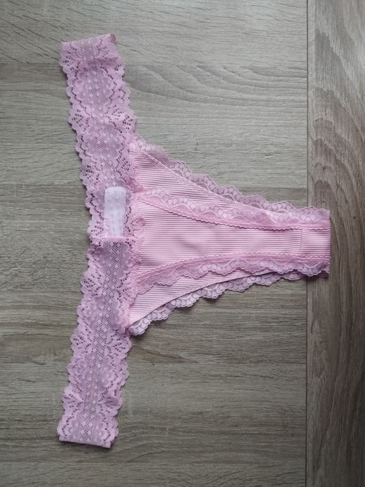 Stringi prążek z koronką L