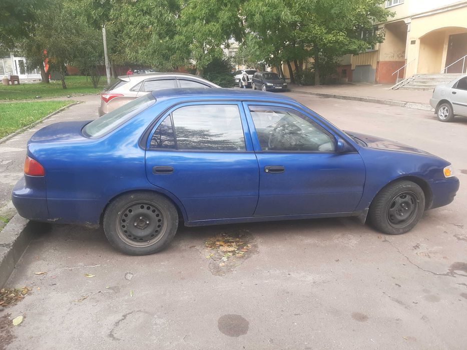 Тойота корола 2000р.в