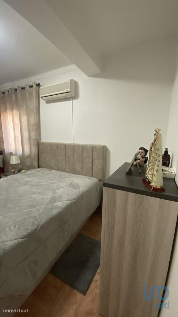 Prédio em Gavião e Atalaia de 246,00 m2