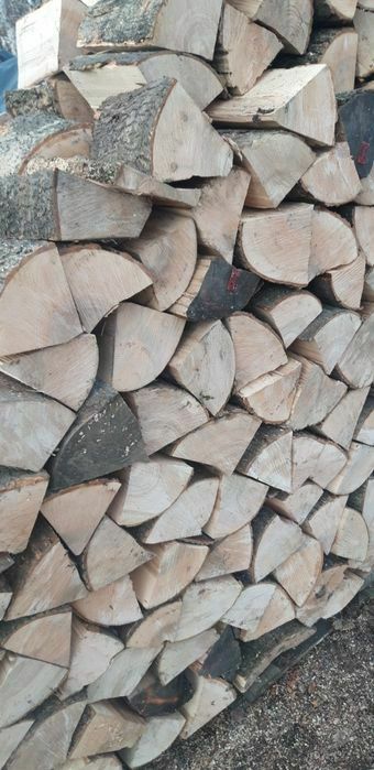 drewno kominkowe i opałowe układane  Chrzanów