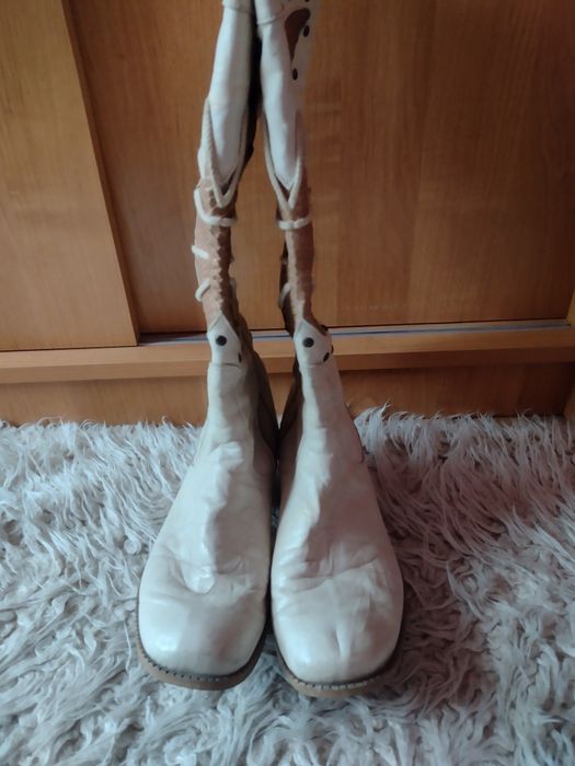 Kozaki wiosenne skóra naturalna białe kowbojki r.39