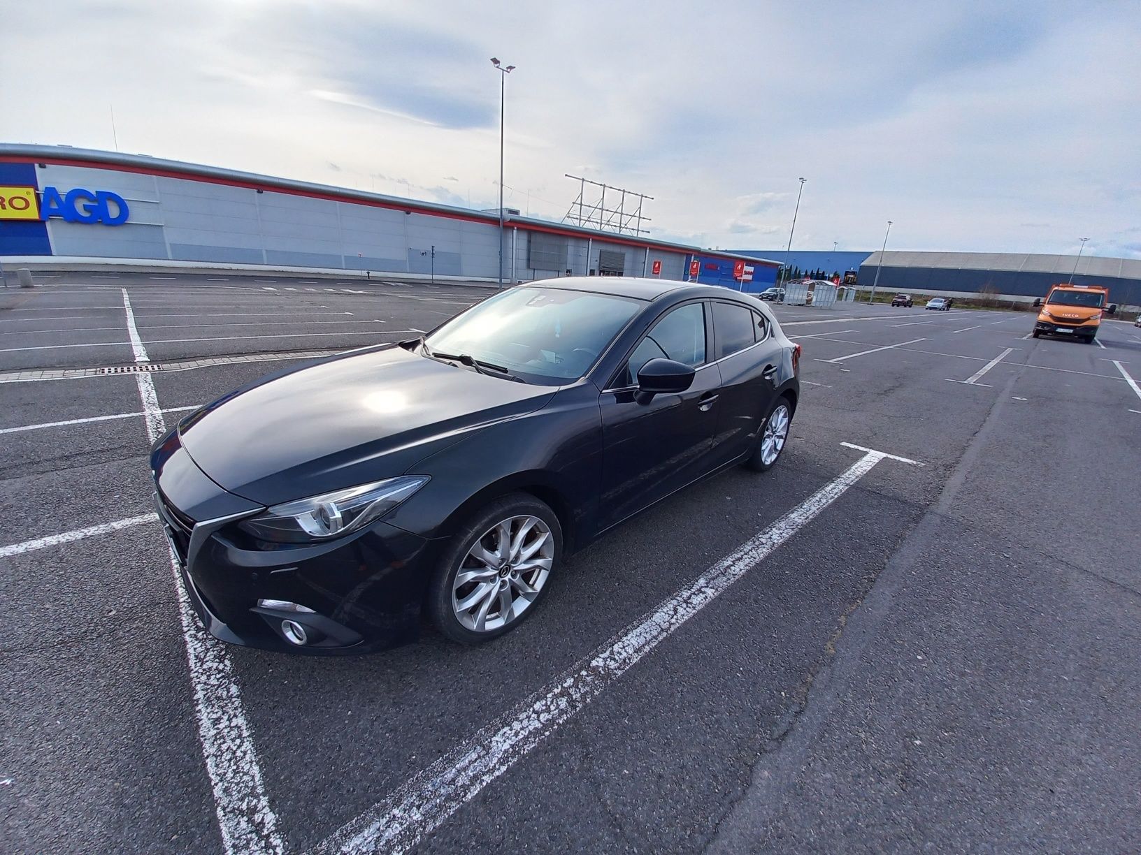 Sprzedam Mazda 3 Skyactiv 2015 r.