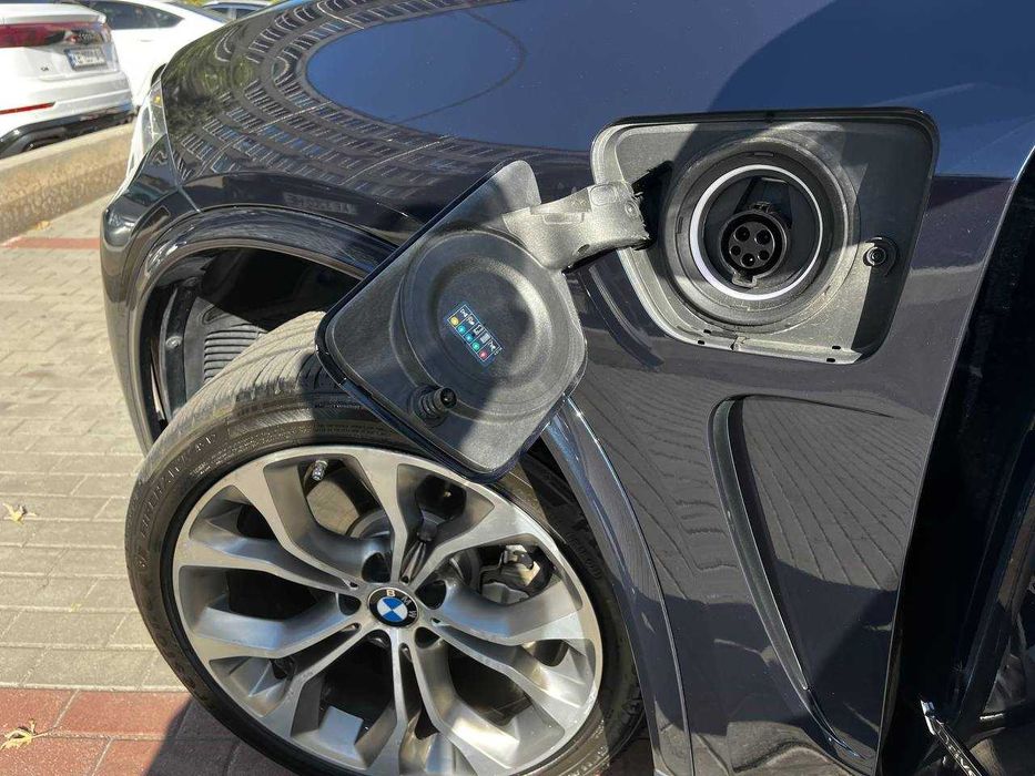 BMW X5 2016 Гибрид 2,0 бензин