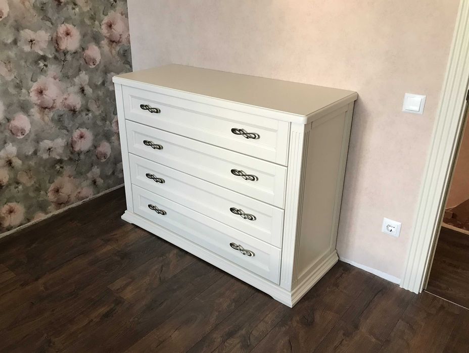 Білий комод з дерева та МДФ в Одесі, дерев'яний комод на 4 ящики