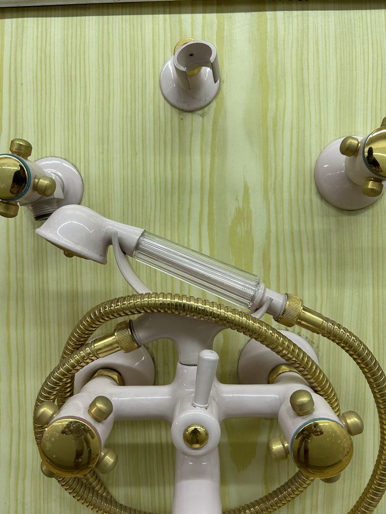 Conjunto Vintage de Torneias para WC