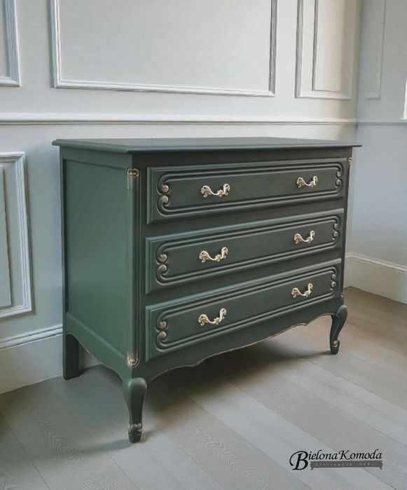 Piękna komoda ludwikowska po odnowieniu butelkowa zieleń złoto