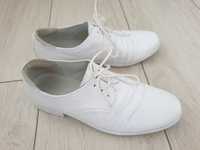 Białe buty komunijne r 34