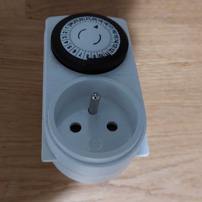 Programator Czasowy Mechaniczny Gniazdkowy (Dobowy)