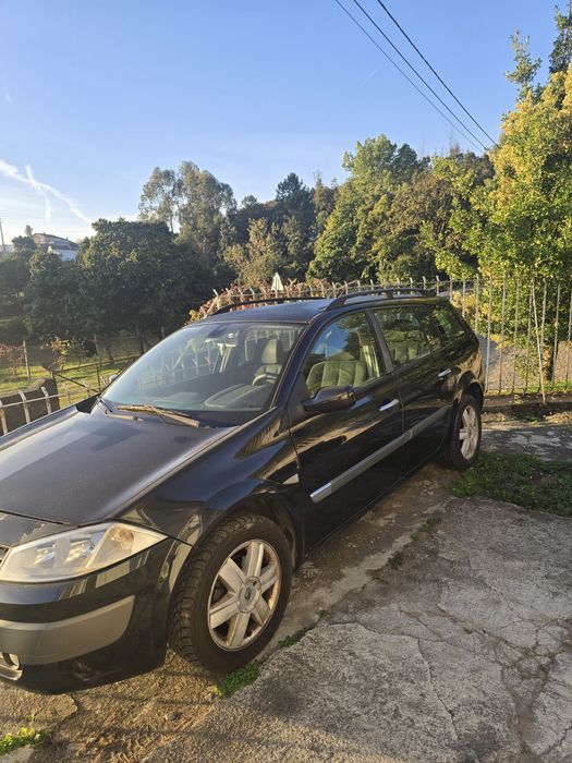 Vendo Megane 2005 em bom estado e á andar bem