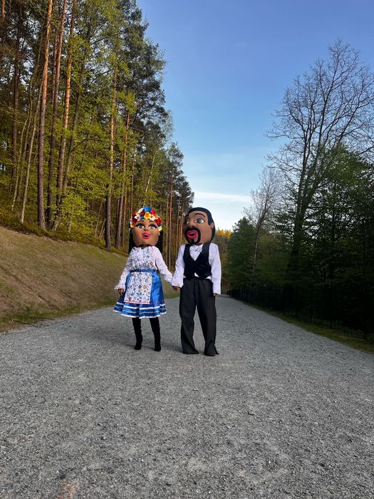 Żywe maskotki lalka tancerka i tancerz