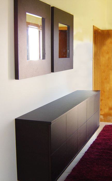 Aparador em madeira wenge castanho escuro