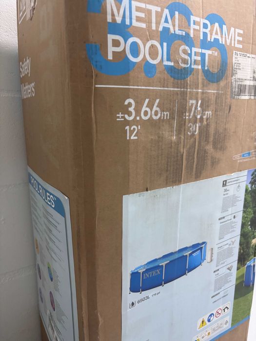 Piscina Redonda INTEX Metal Frame - 6503L - Com Bomba