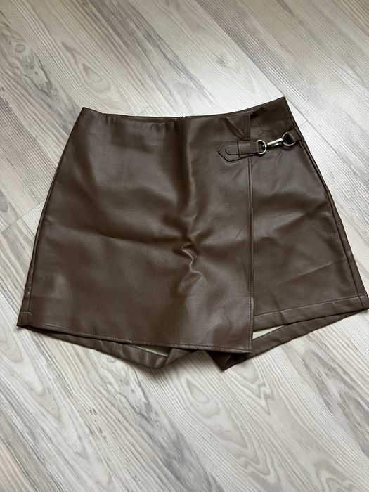 Шорти-спідниця.