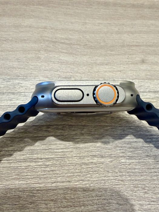 Продам Apple Watch Ultra 2 49 mm Natural Titanium Case with Ocean Band