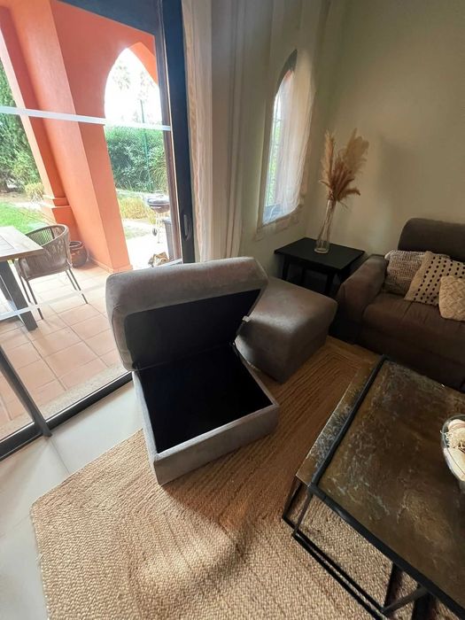 Sofá Seccional Cinzento JOM + 2 Puffs