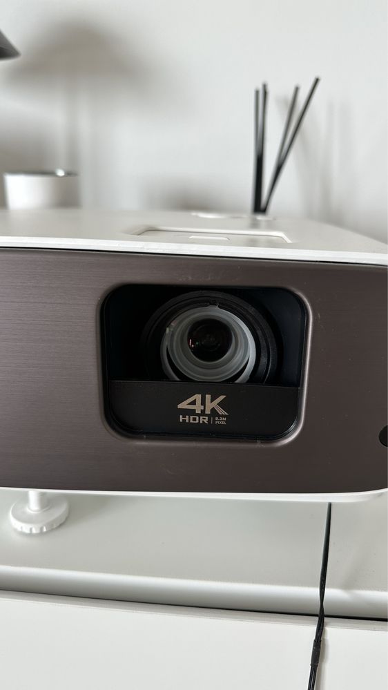 Projector  Benq W2700 | 4K HDR Home Theater / Cinematic color