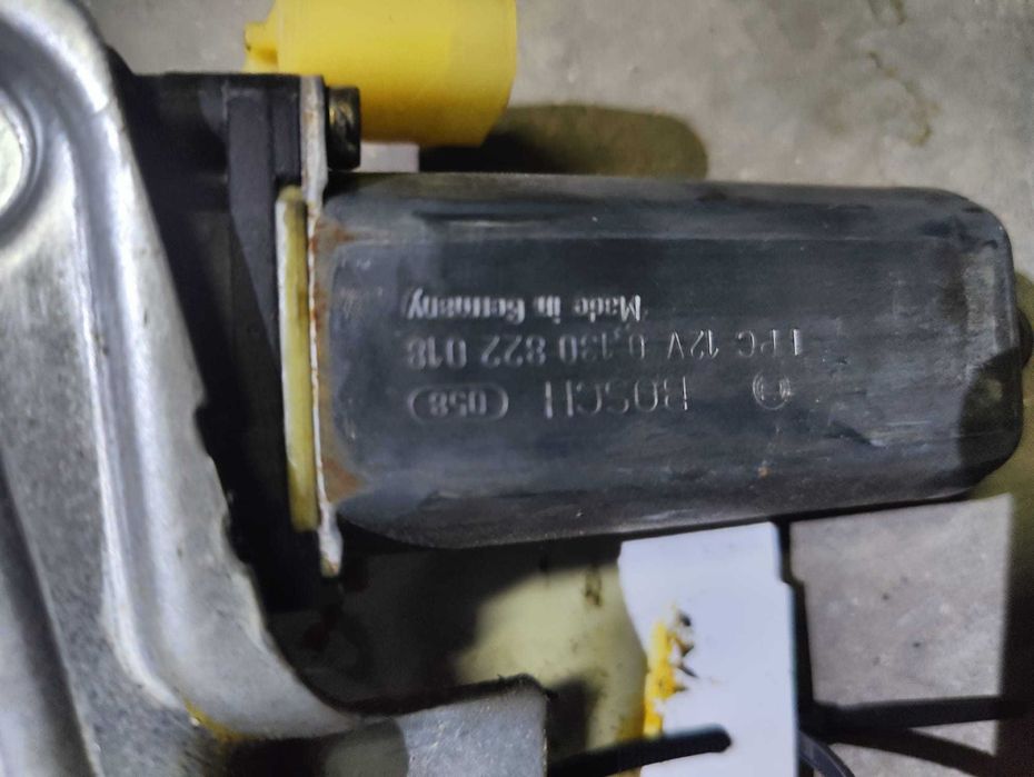 Regulador da janela do lado esquerdo usado – Toyota Yaris (1999–2005)