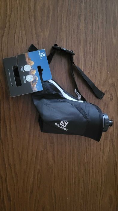 Nowy Pas biegowy z bidonem Salomon