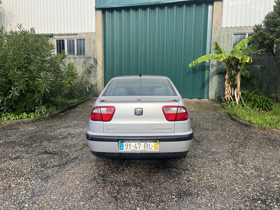 Seat cordoba 1.4 gasolina Ano 2002