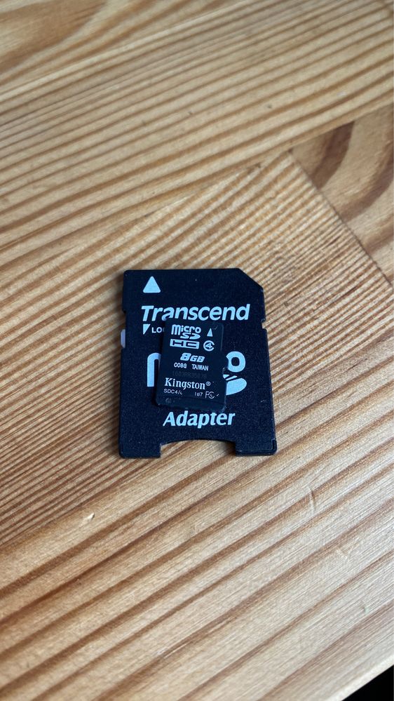 MicroSD 8 Gb 4 class + adapter