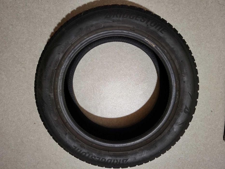 Bridgestone Blizzak LM005