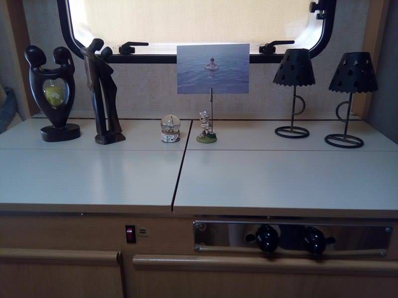 Caravana com avançado e cozinha