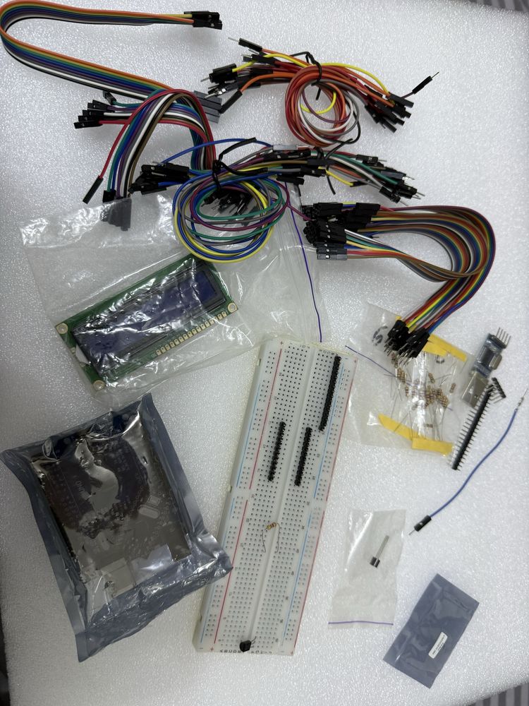 Arduino Uno + Pro mini + монітор + кабеля + резистори. Комплект