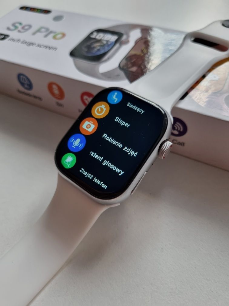 Smartwatch srebrny