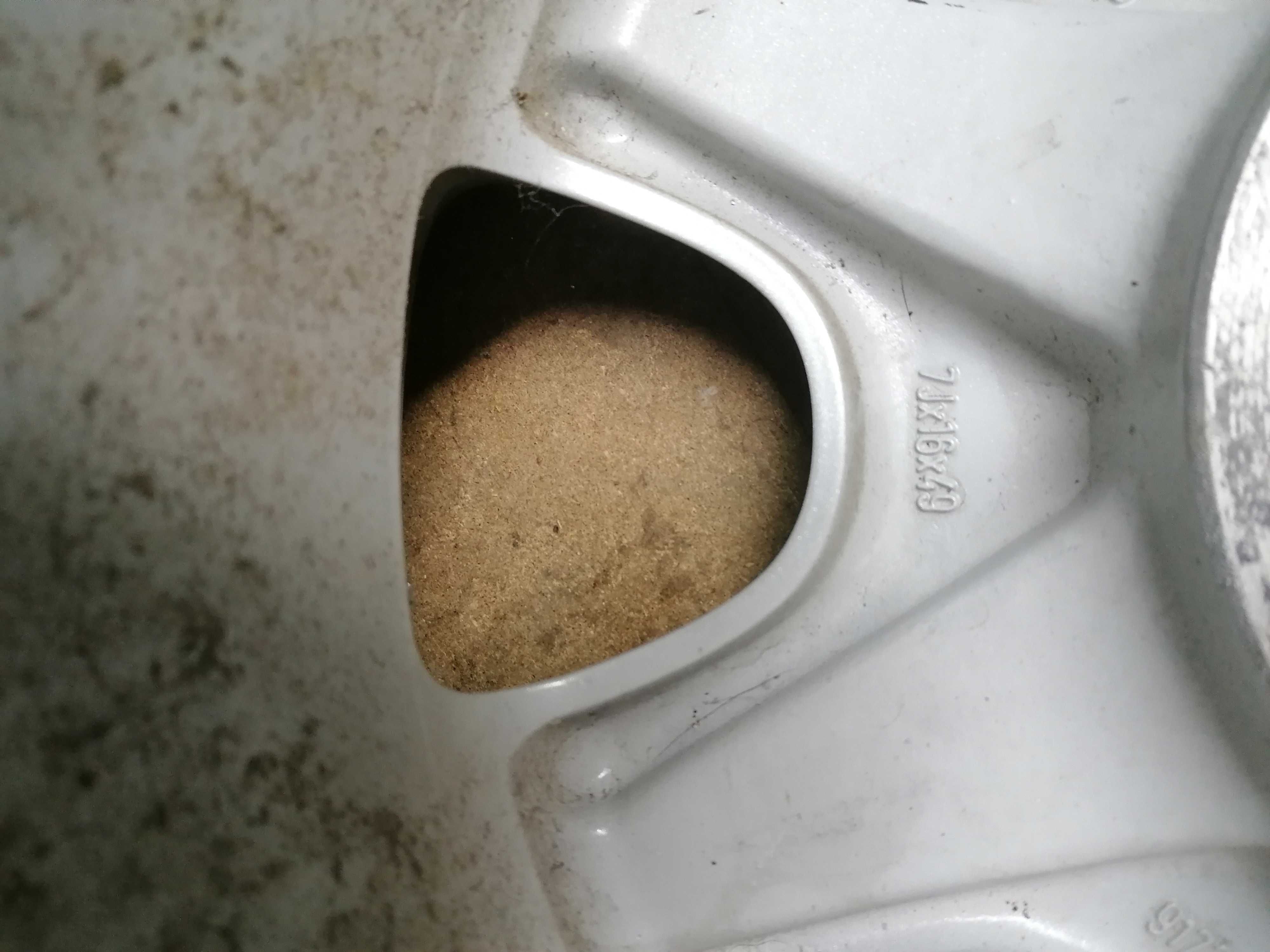 Jante com pneu novo original Volvo