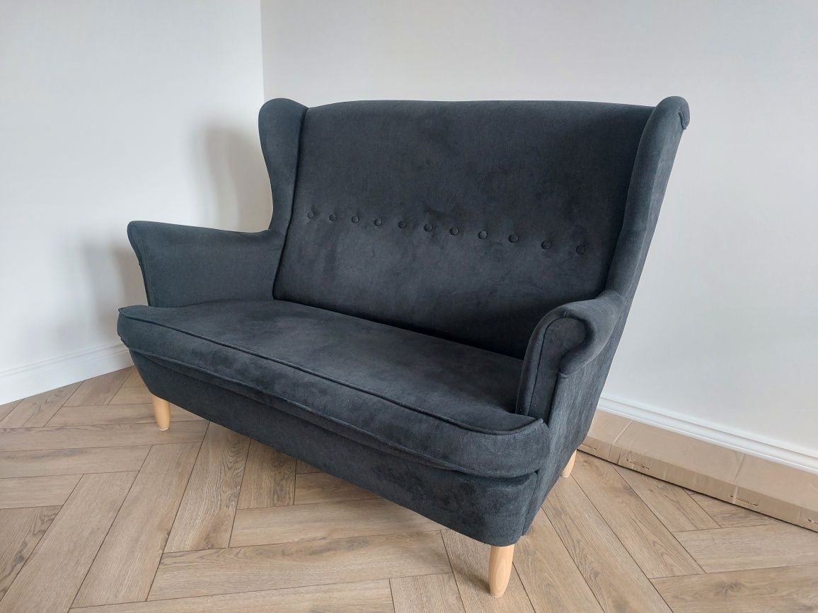 Grafitowa sofa typu uszak