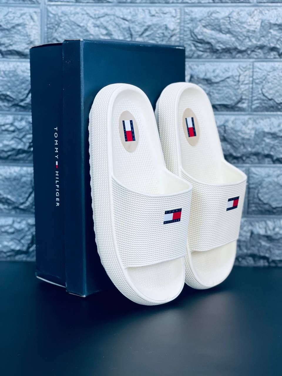 Шлепанцы сланцы Томи Хилфигер летние белые топовые Tommy Hilfiger