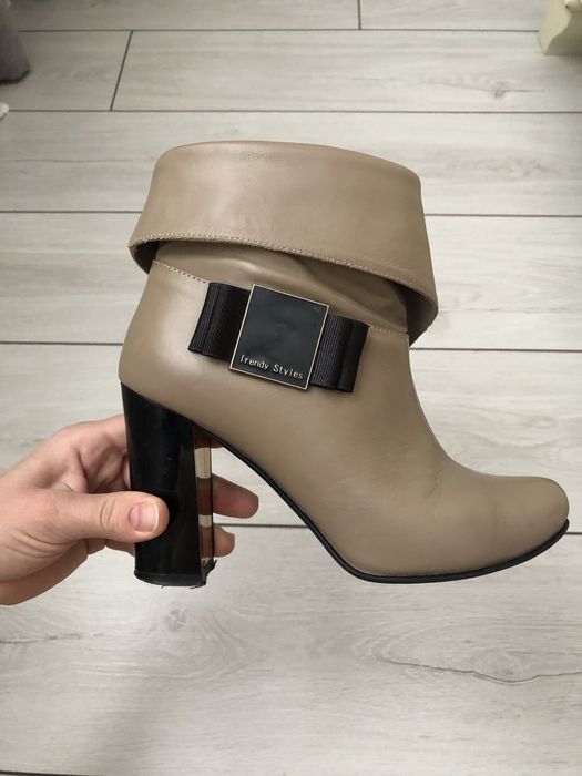 Черевички, ботінки жіночі