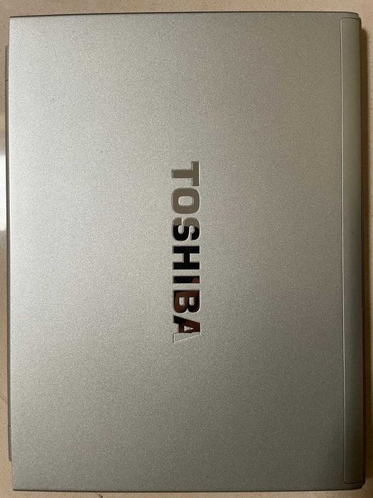 Portátil Toshiba Portégé R500.
