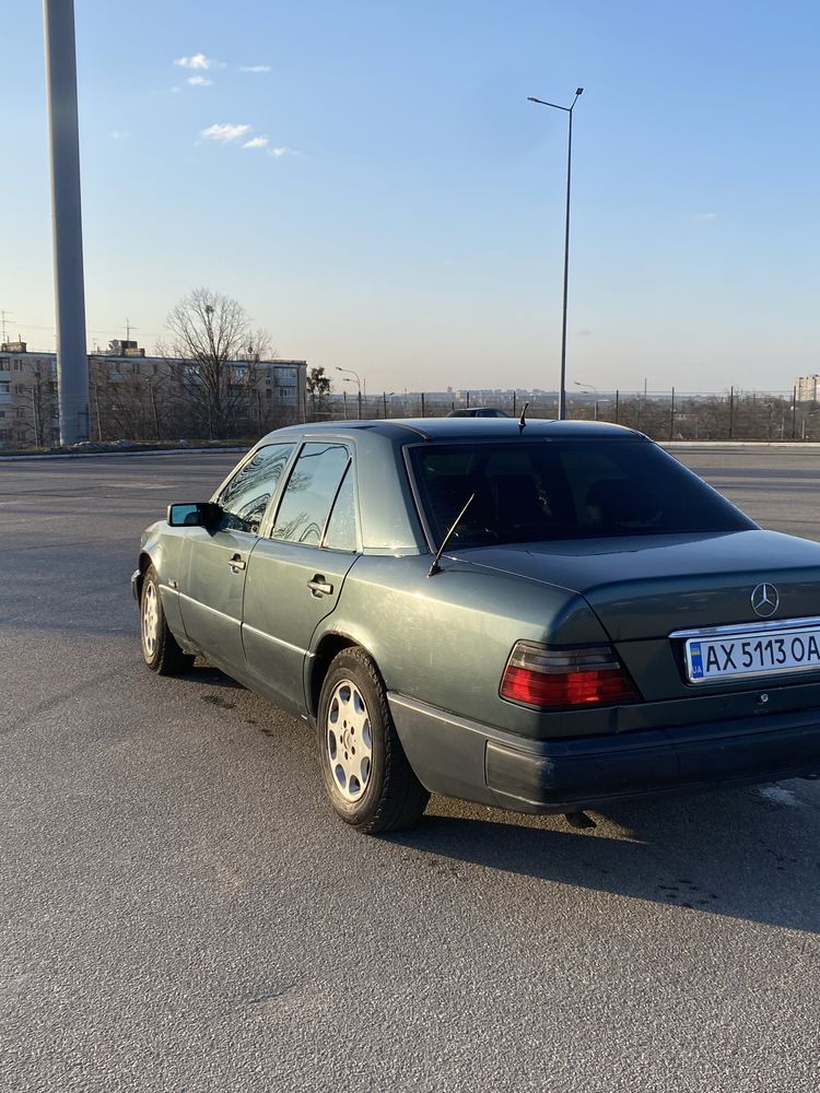 Mercedes w124. 2.0 дизель 1994г