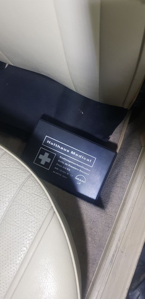 Garagem junto com carro clássico