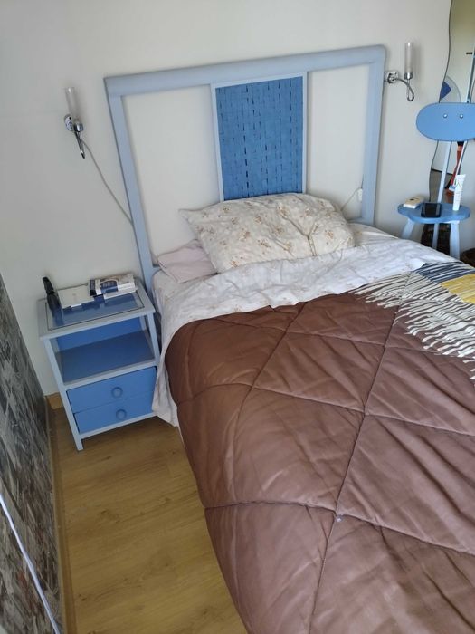 Procuro residência para aconchegar (cama)