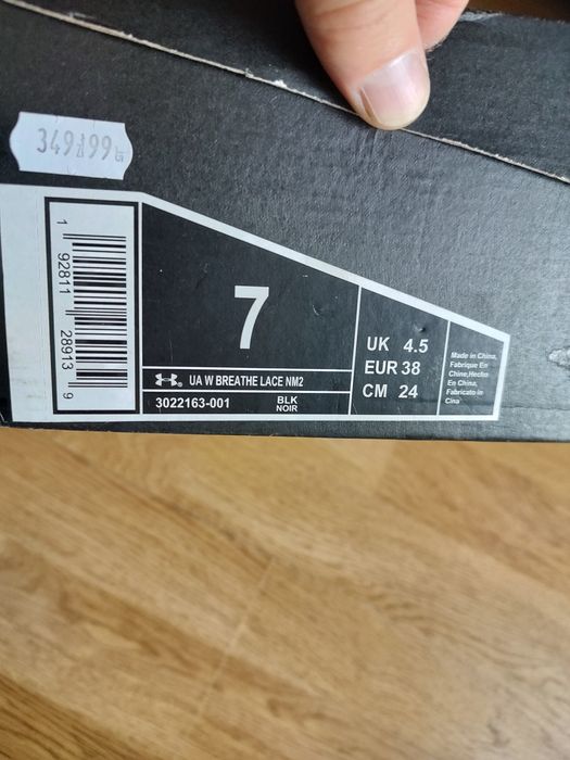 Buty sportowe damskie firmy Under Armour model