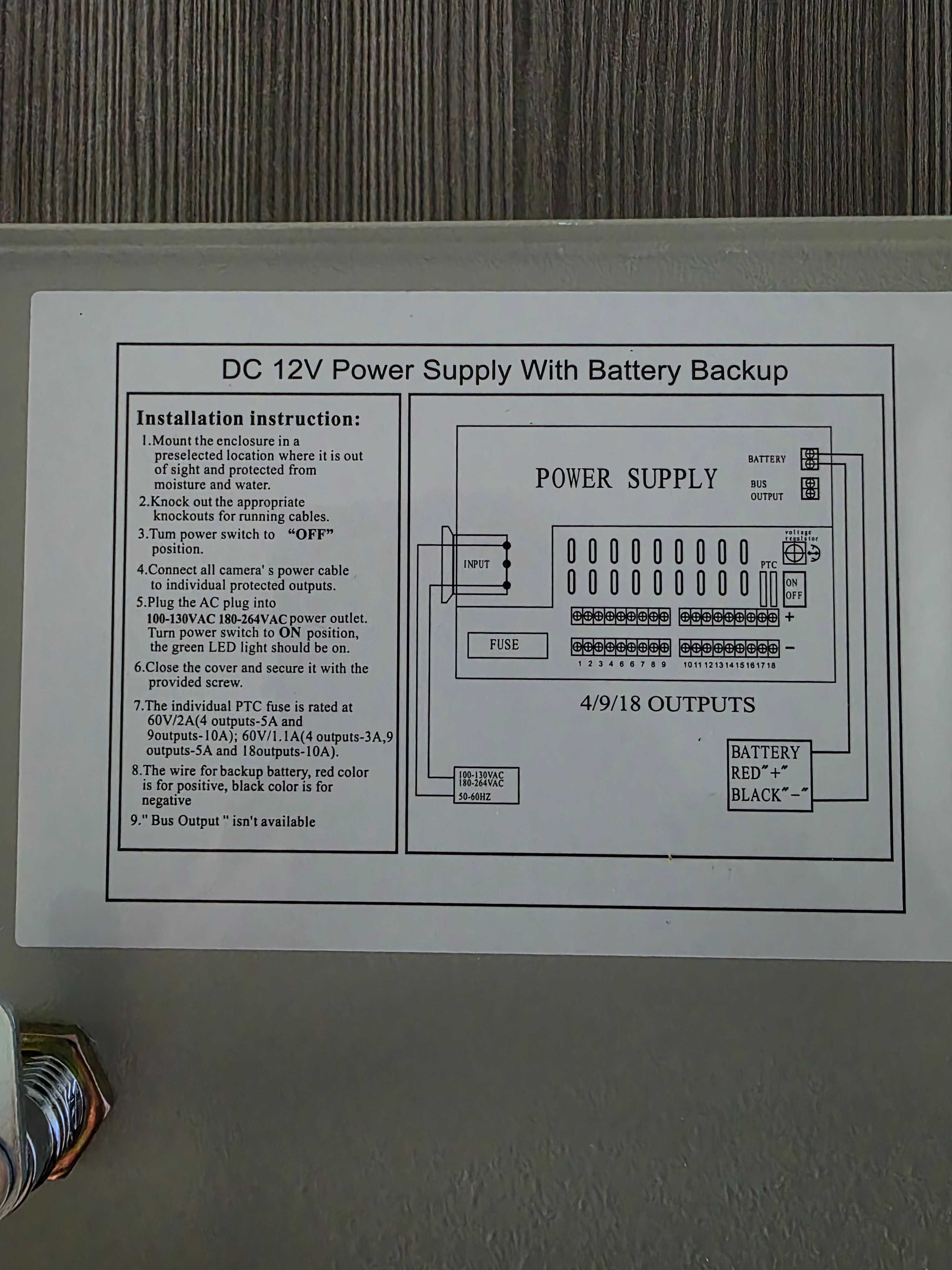 Skrzynka zasilacz z baterią zapasową UPS do kamery CCTV 12V 10A 9wyjść