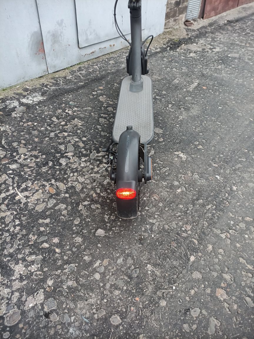 Xiaomi Mi electric scooter, електросамокат