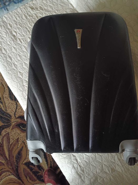 Walizka z kółkami - Wysokość 56 cm - stan dobry