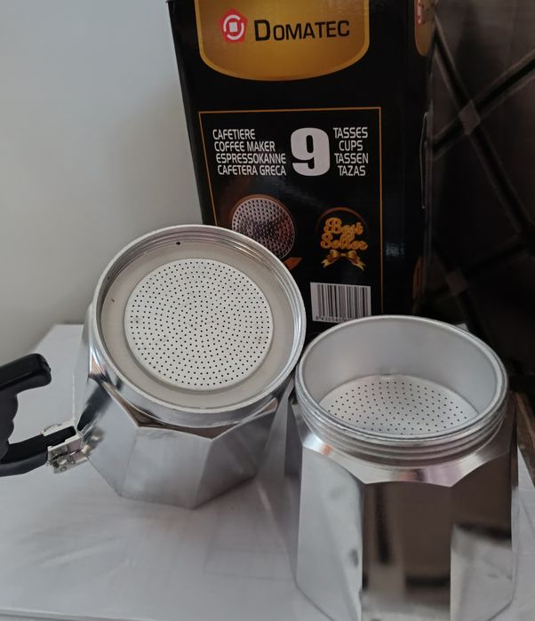 Кавоварка гейзерна на 8-9 порцій. Нова. Зручна у використанні. Львів.