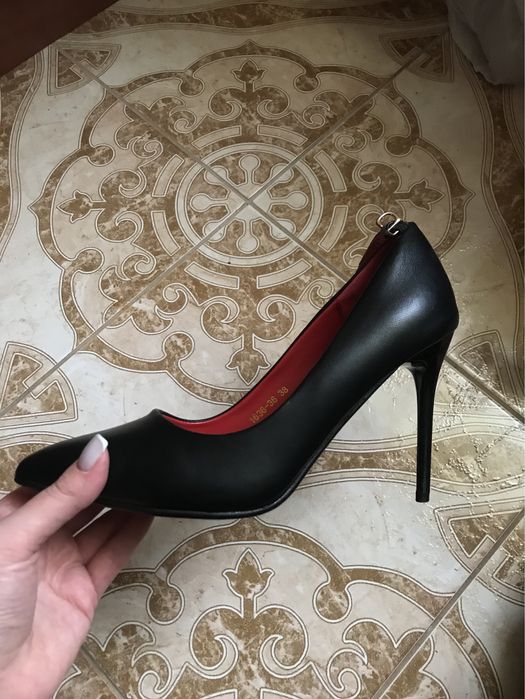 Жіночі туфлі