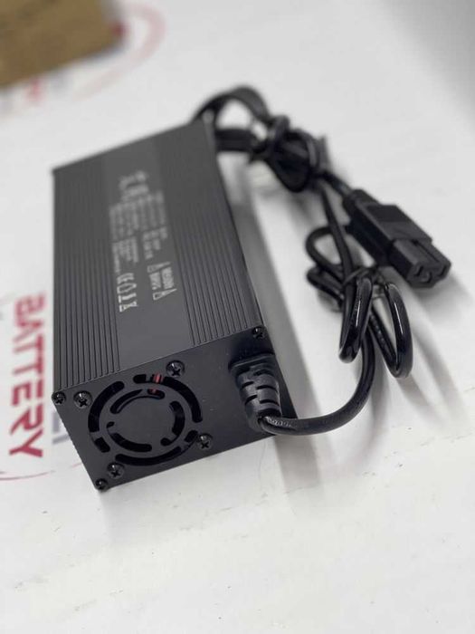 Зарядные для литиевых аккумуляторов электровелосипедов и уневерсальные